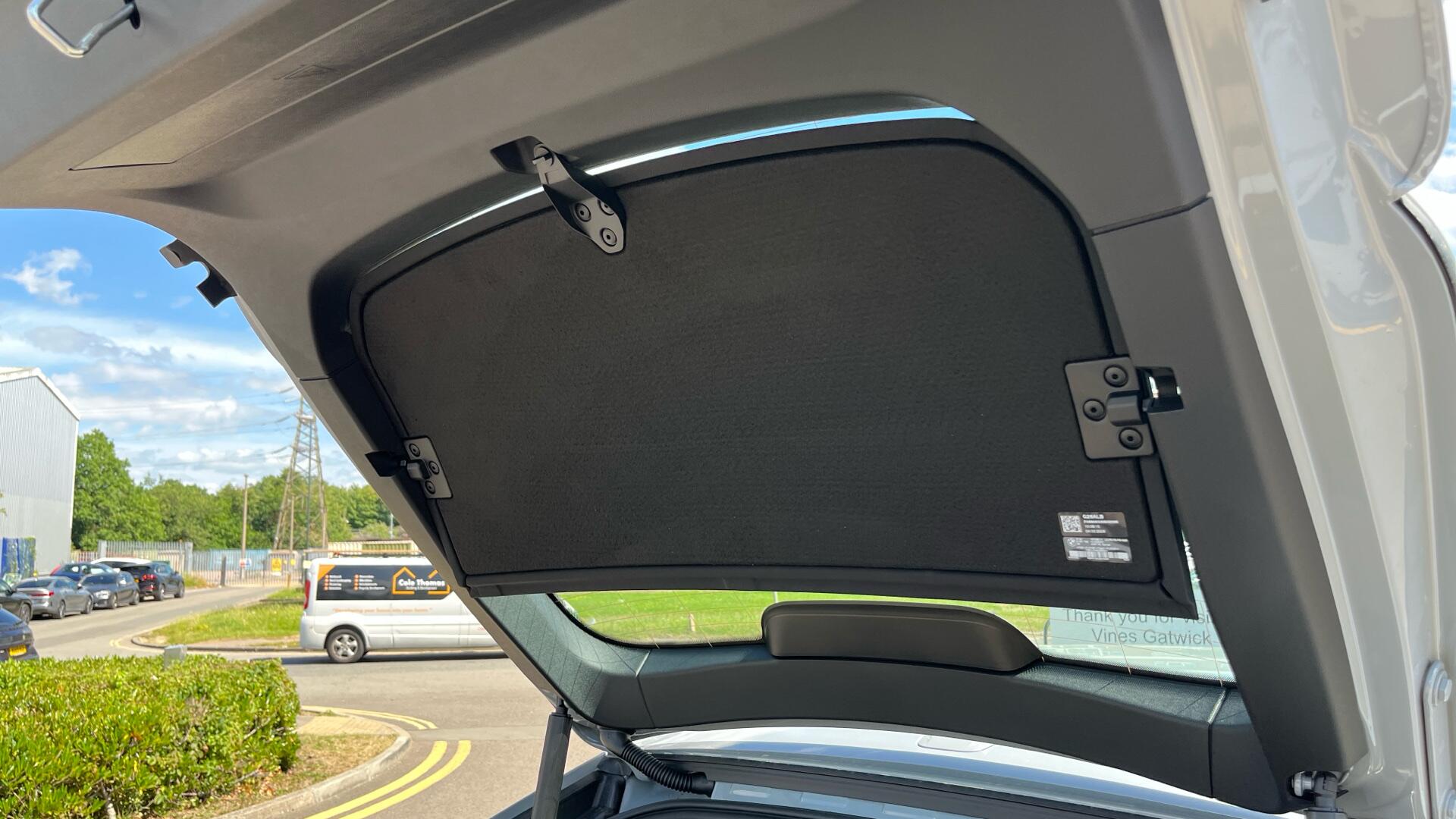 BMW i4 view 32