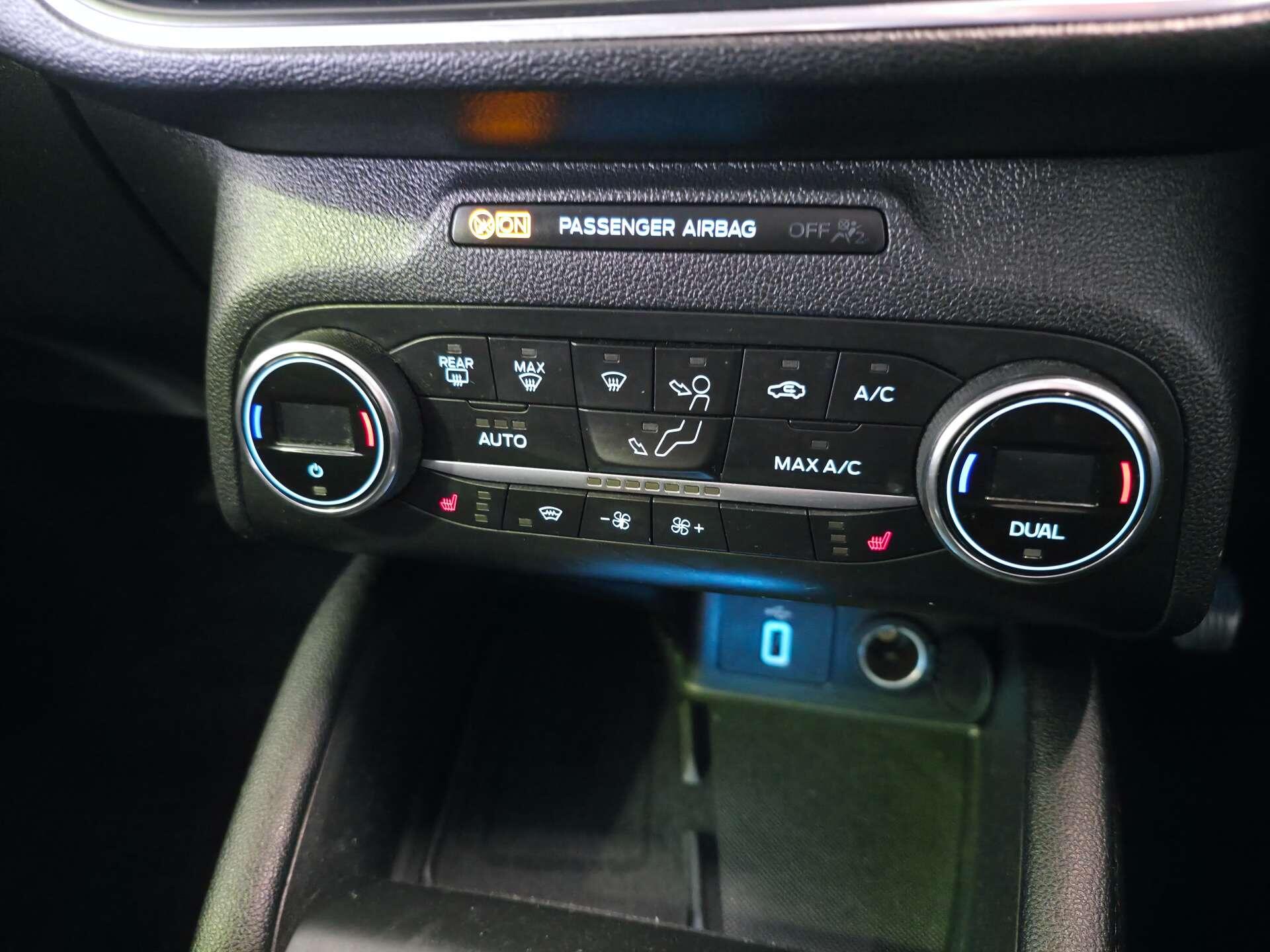 Ford Focus view 42