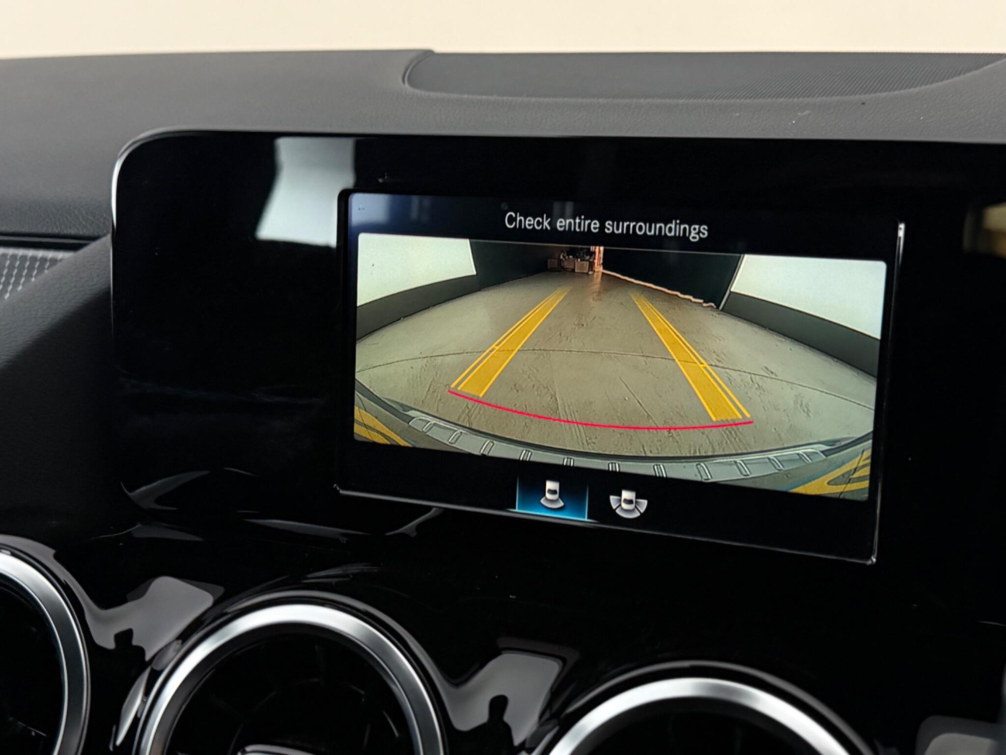 Mercedes-Benz Gla view 31
