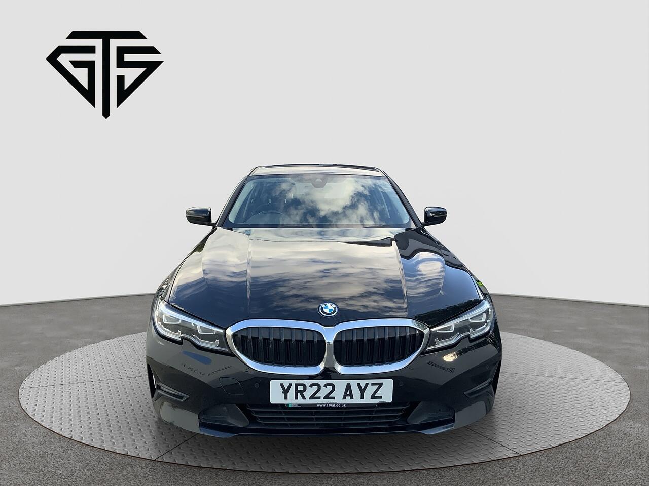 BMW 3 Series view 8