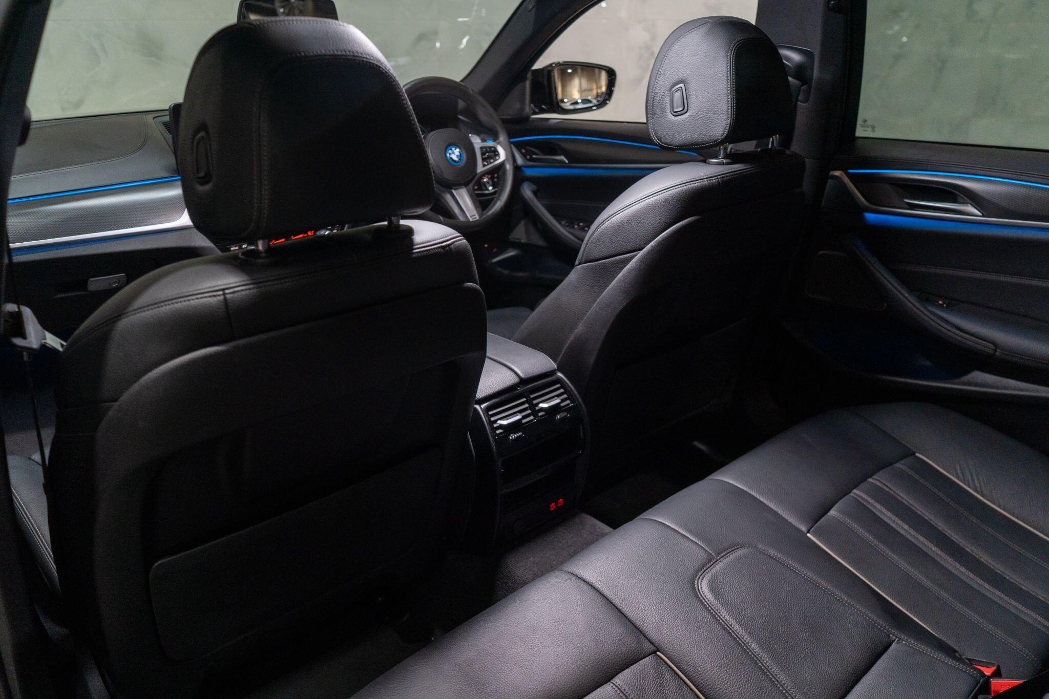 BMW 5 Series view 38