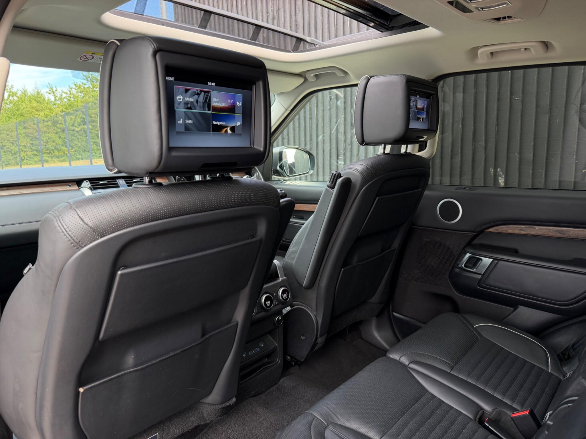 Land Rover Discovery view 22