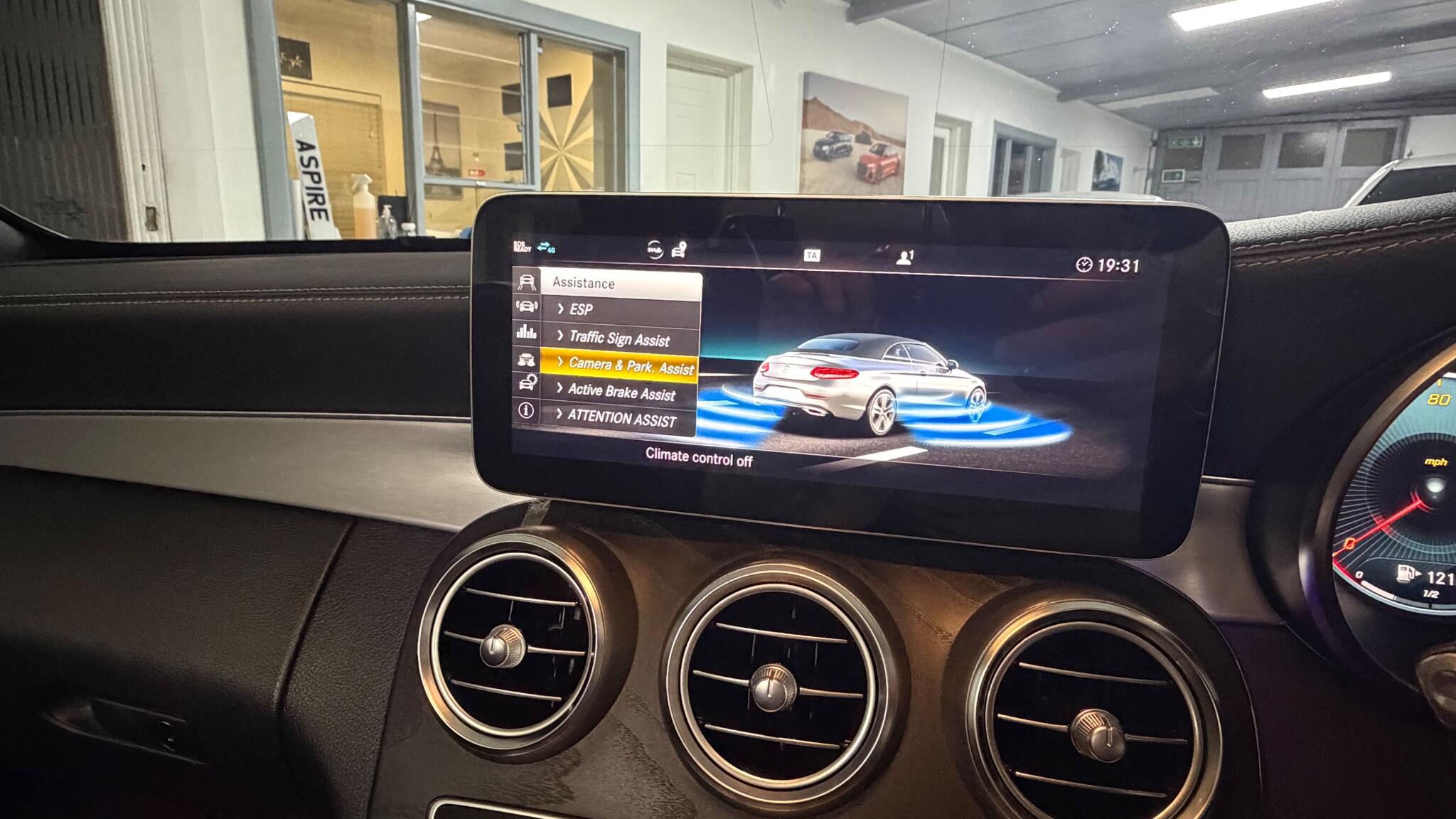 Mercedes-Benz C-Class view 17