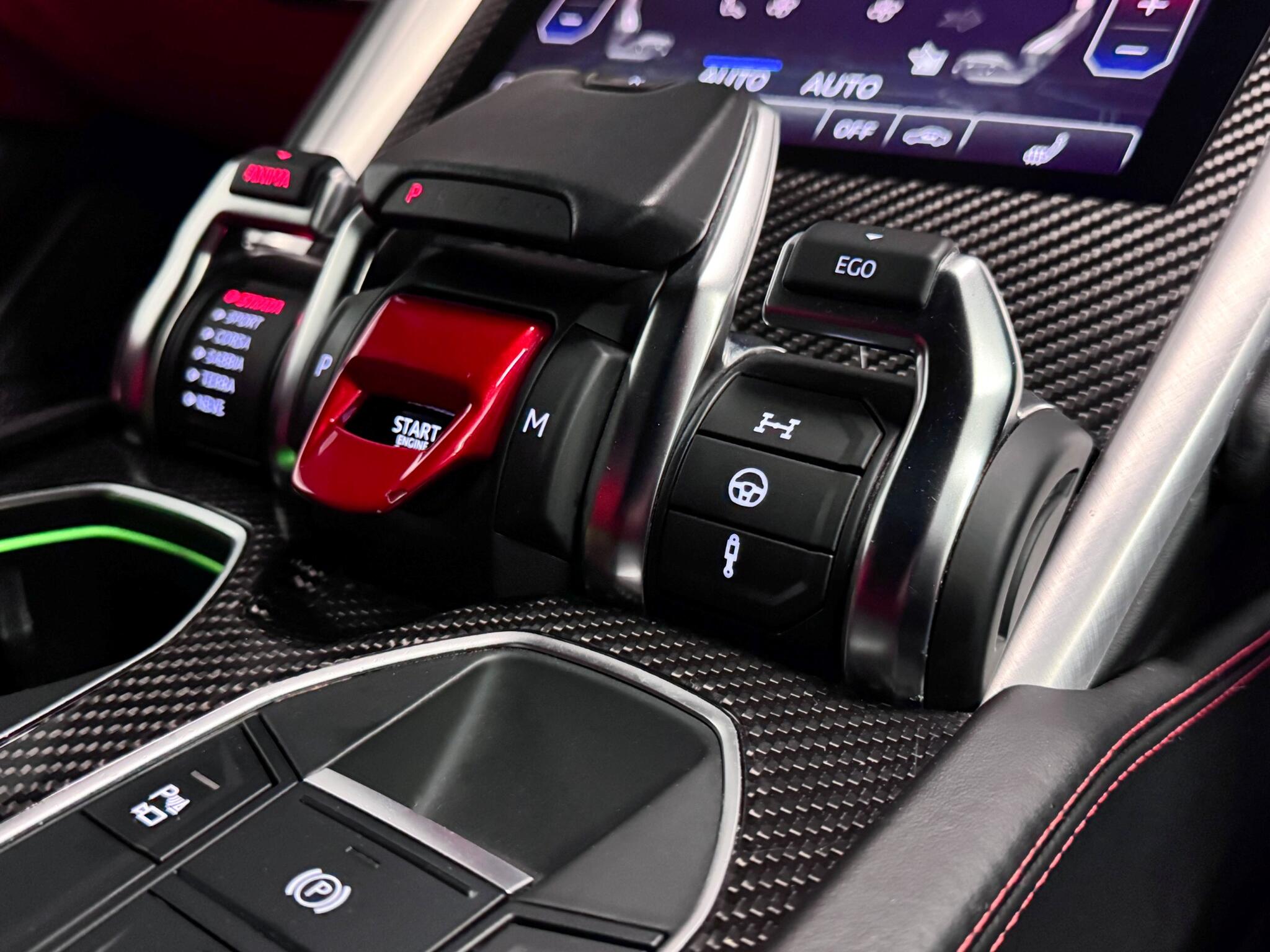 Lamborghini Urus view 59