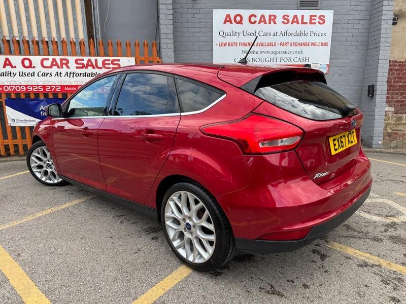 Ford Focus view 5