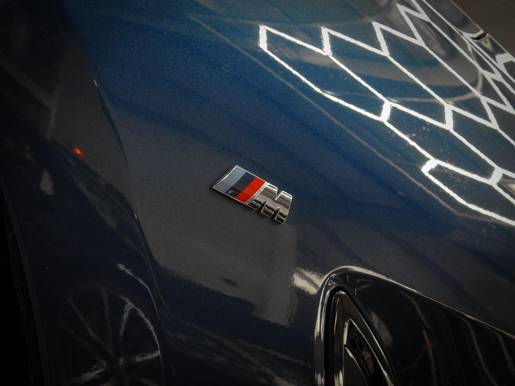BMW 8 Series view 13