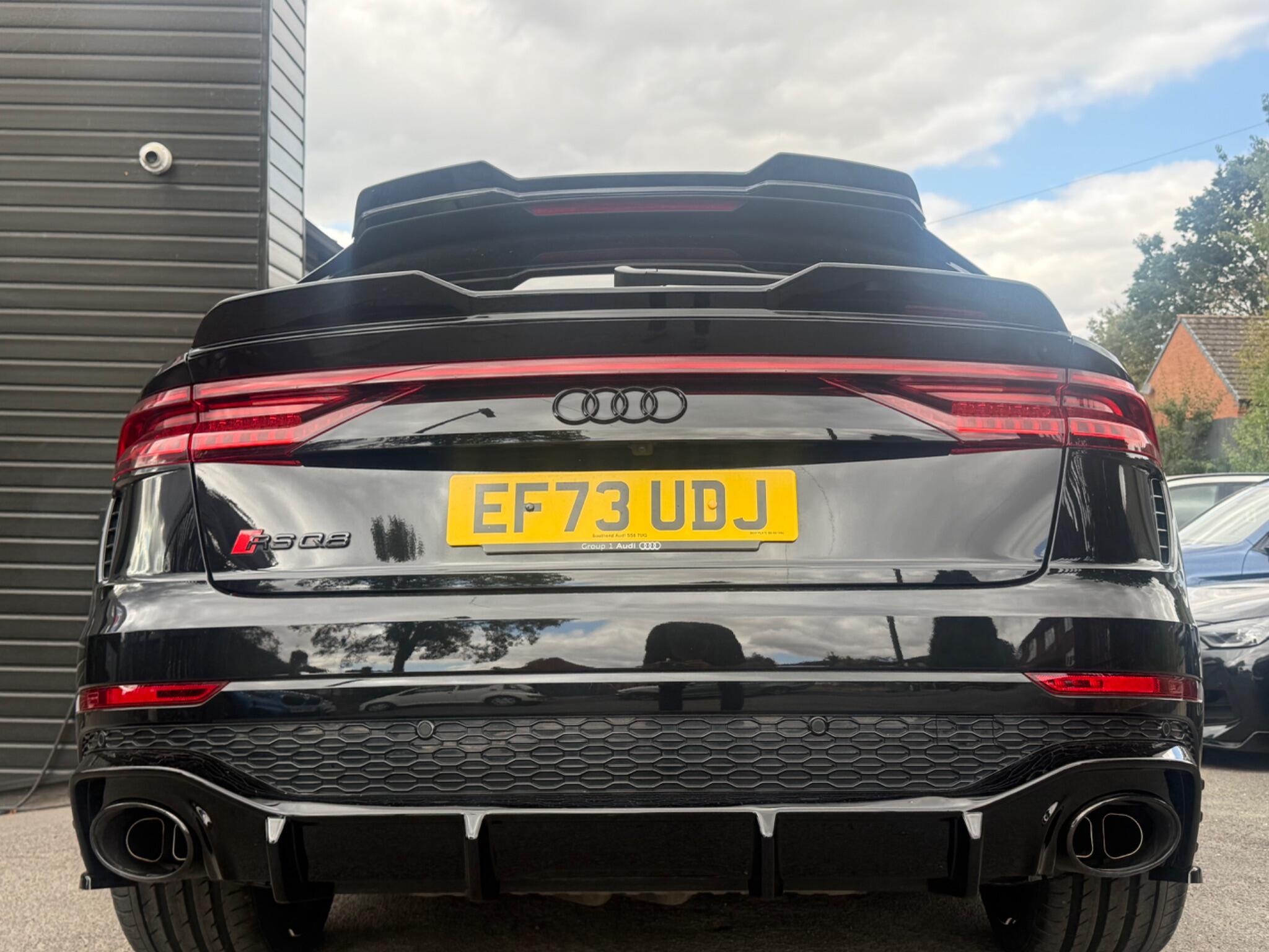 Audi RS Q8 view 26