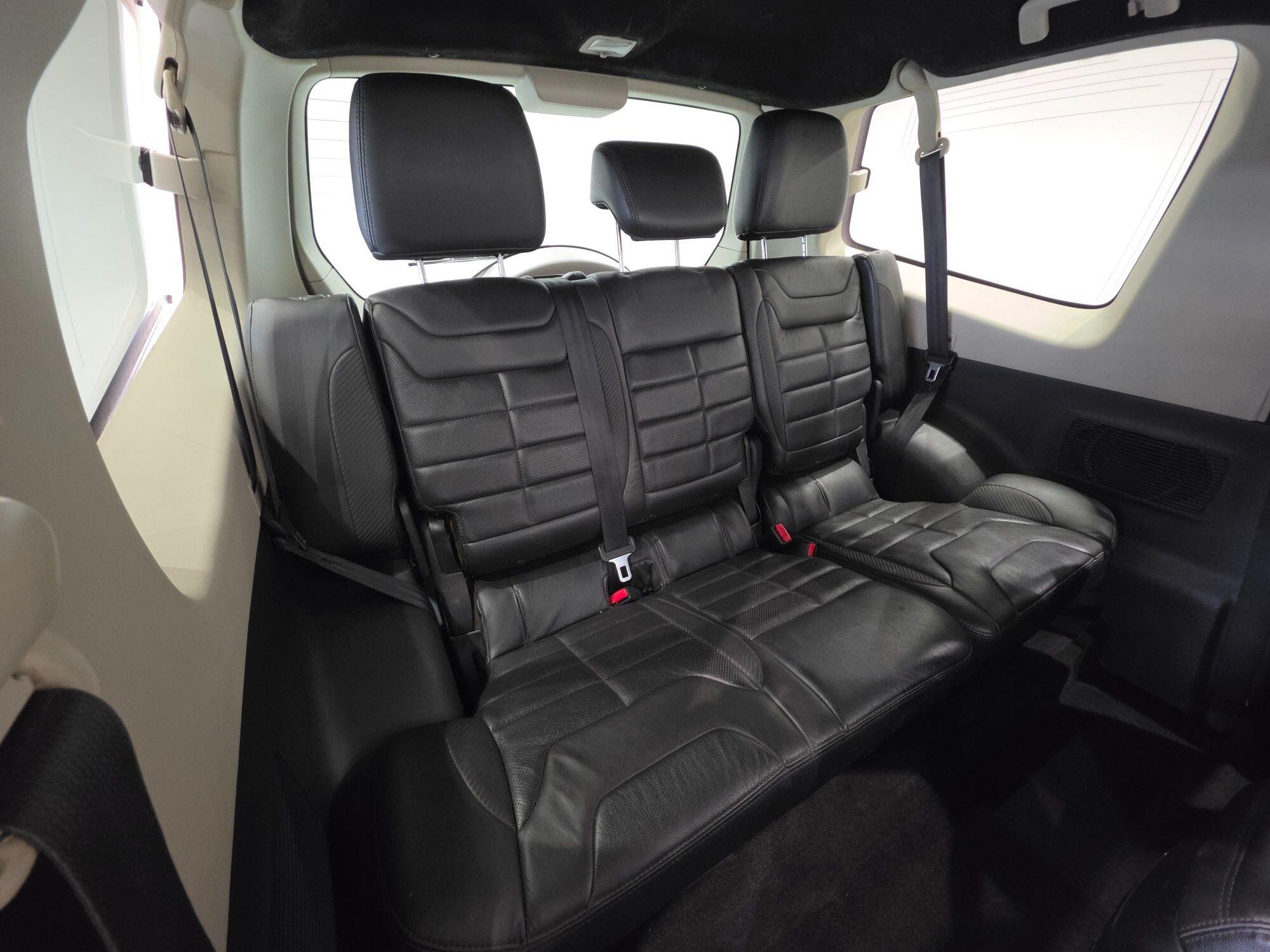 Mitsubishi Shogun view 14