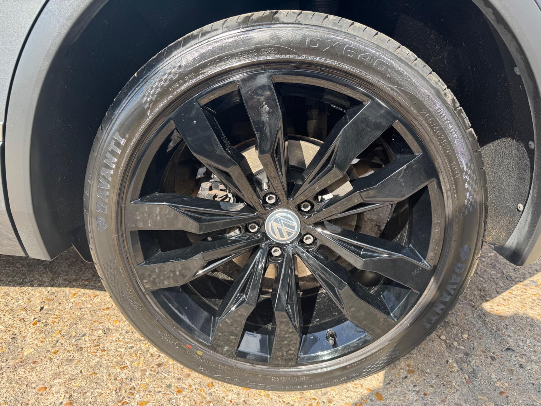 Volkswagen Tiguan view 39