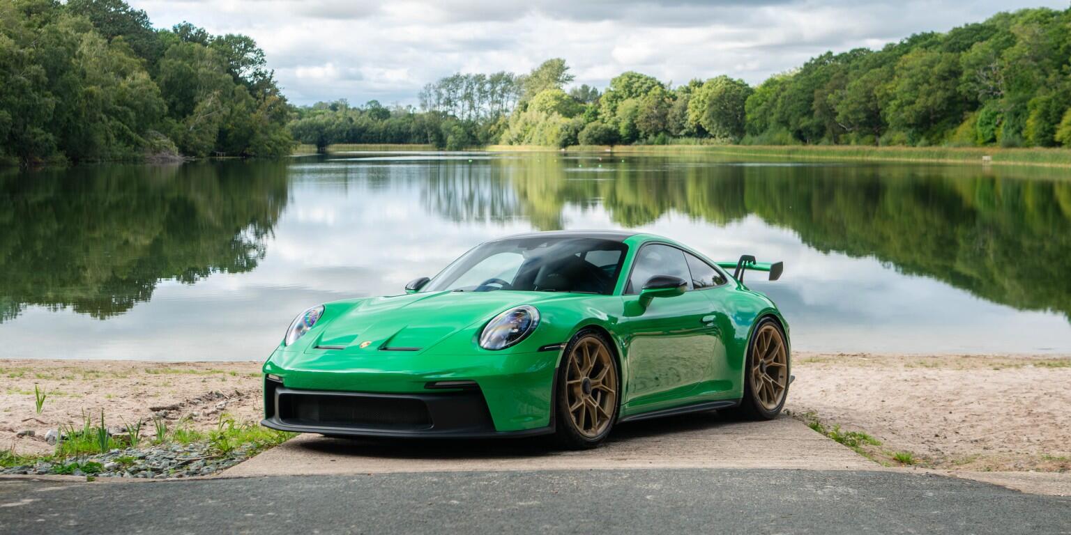 Porsche 911 view 3