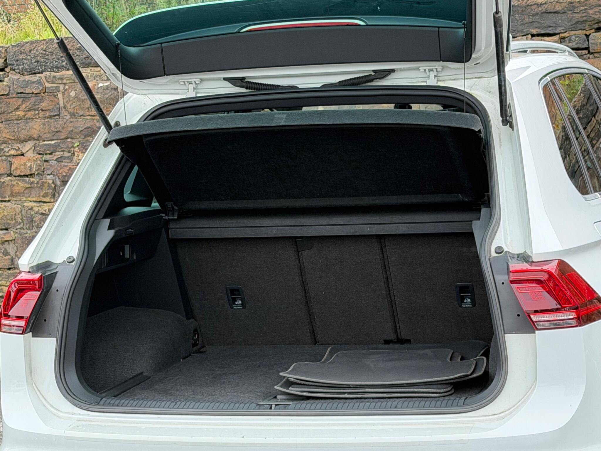 Volkswagen Tiguan view 23