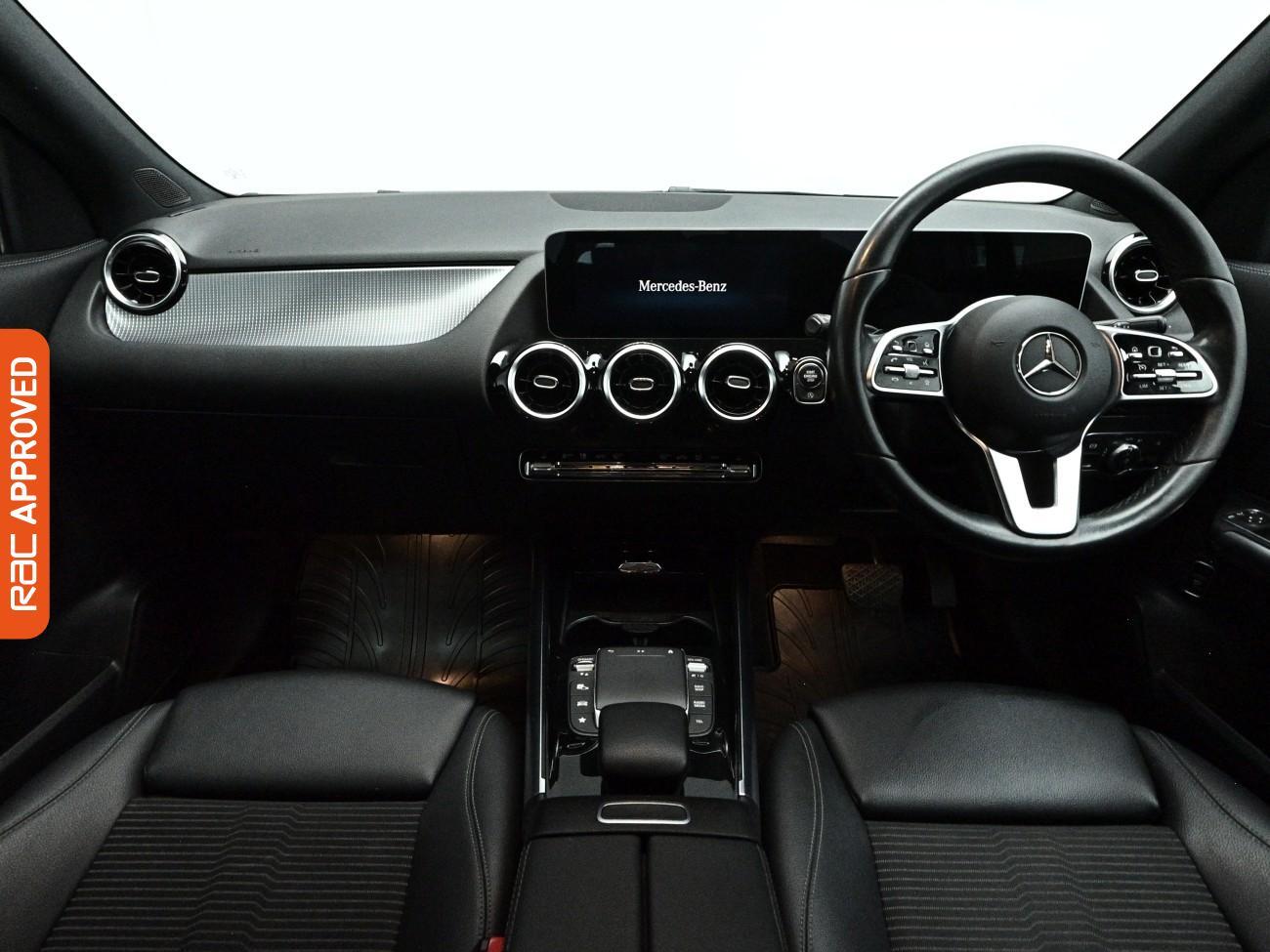 Mercedes-Benz Gla view 2
