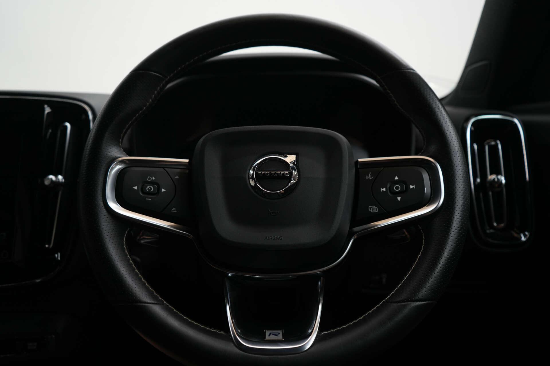 Volvo XC40 view 38