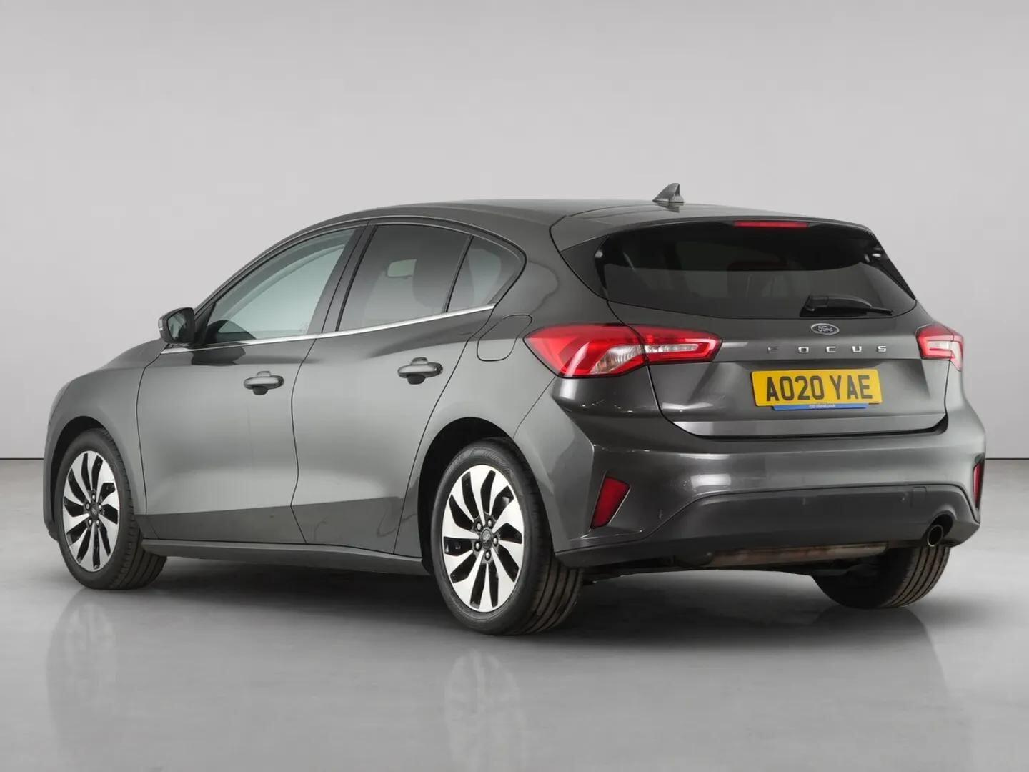 Ford Focus view 9