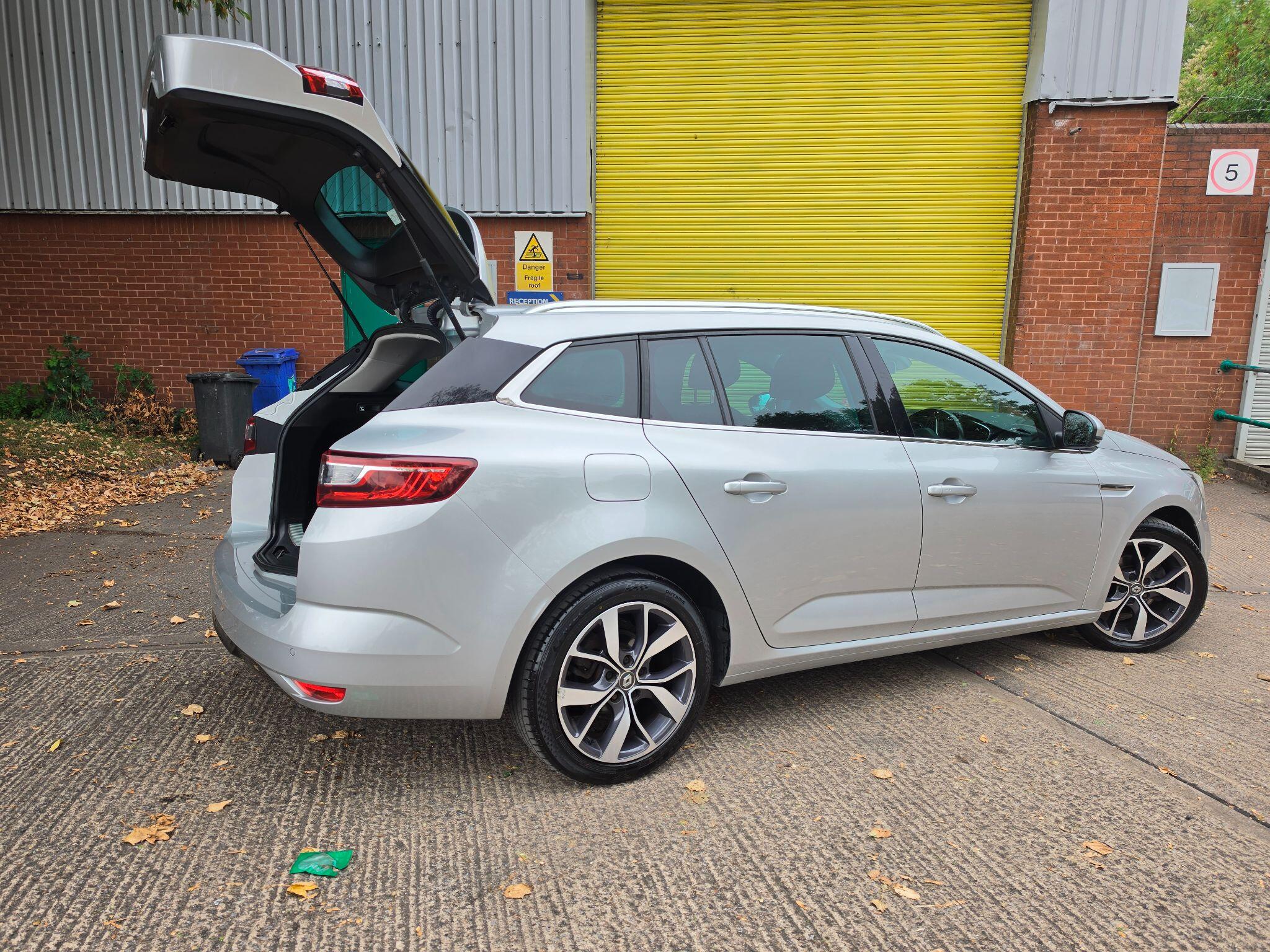Renault Megane view 12