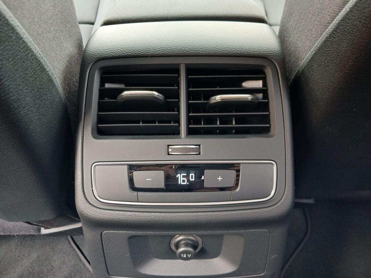 Audi A4 view 32
