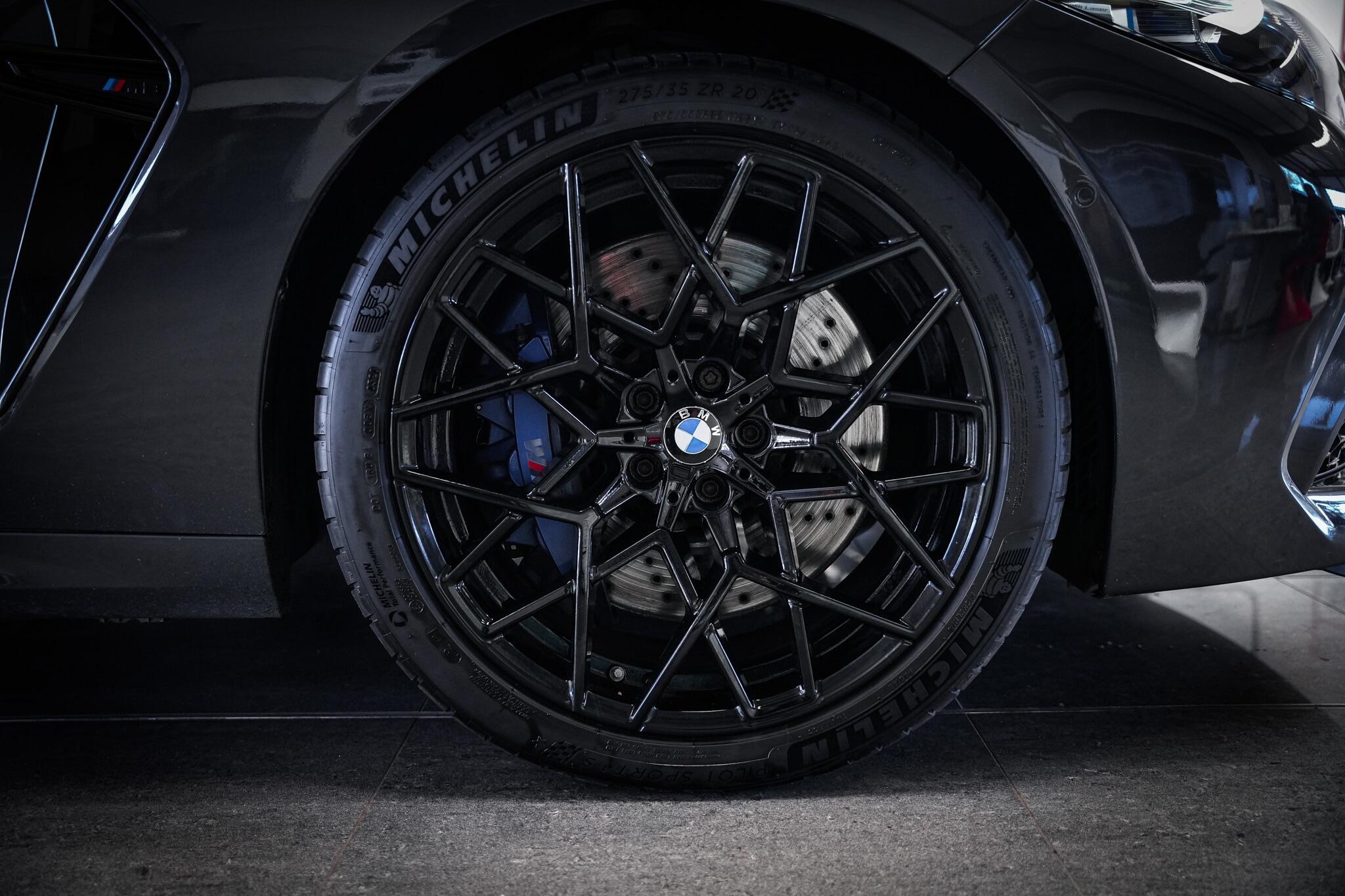 BMW M8 view 25