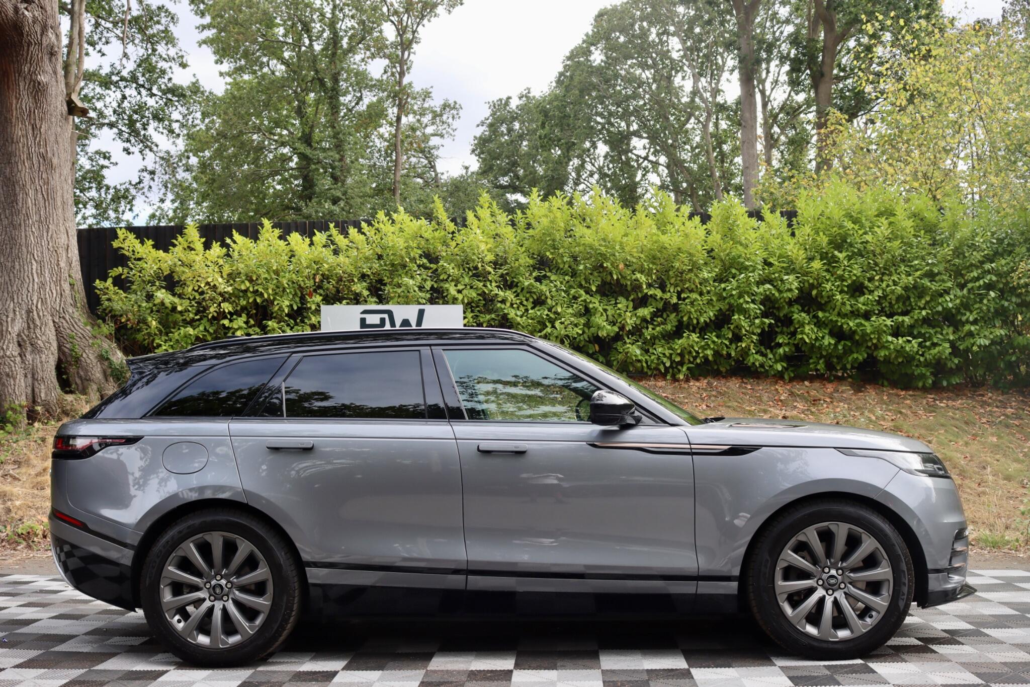 Land Rover Range Rover Velar view 2
