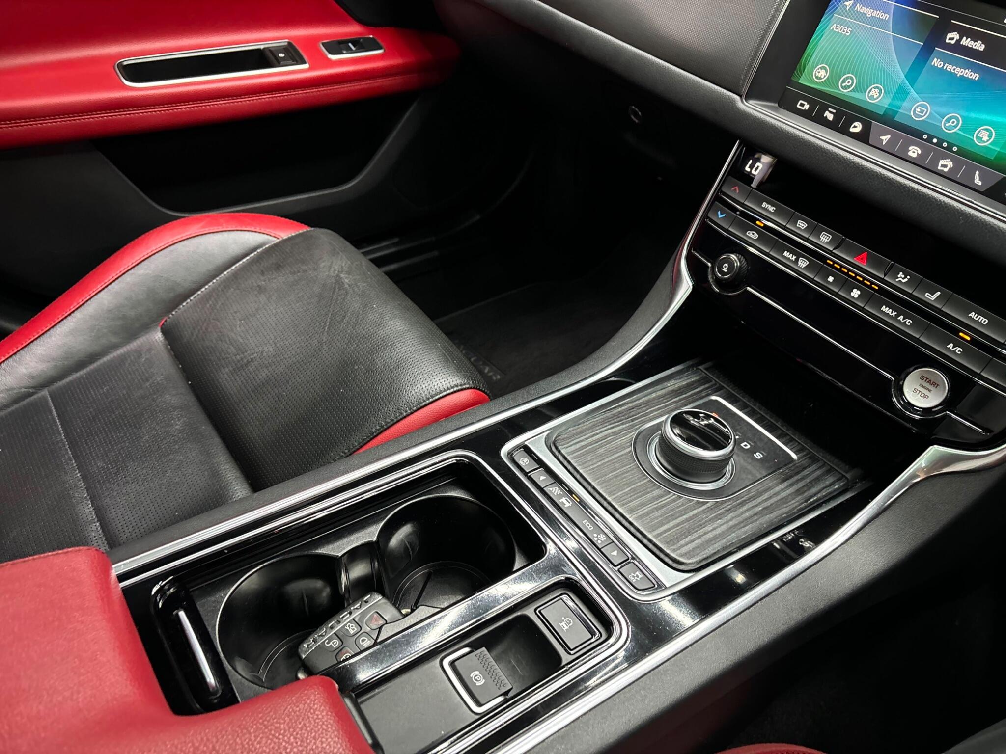 Jaguar XF view 6