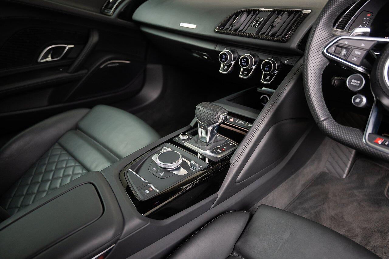Audi R8 view 37