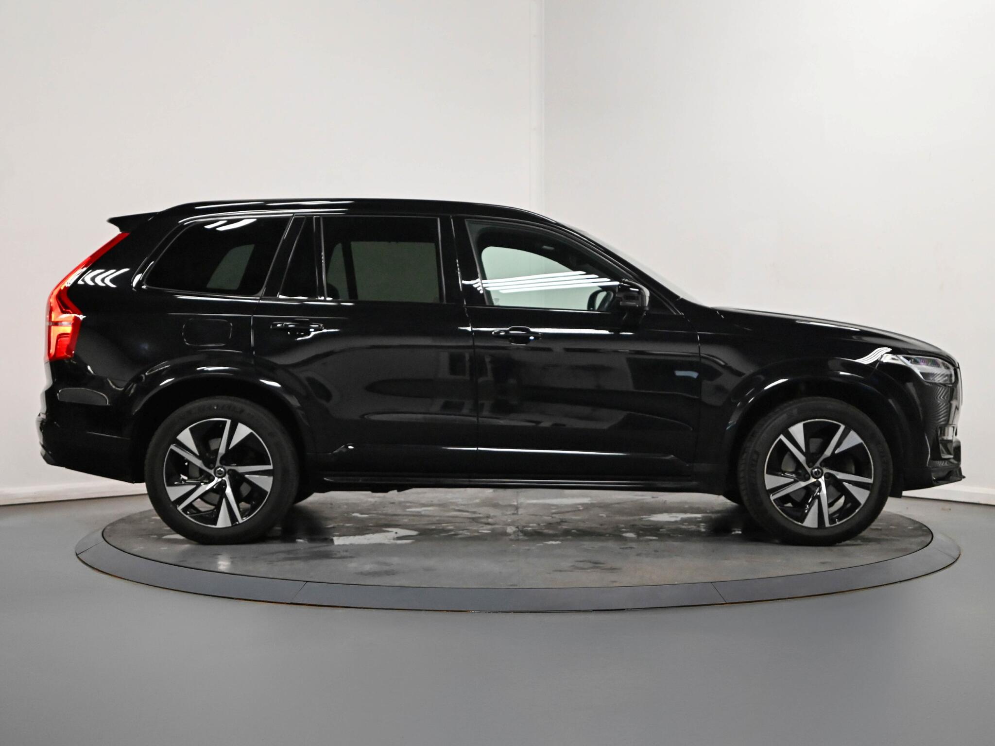 Volvo XC90 view 27