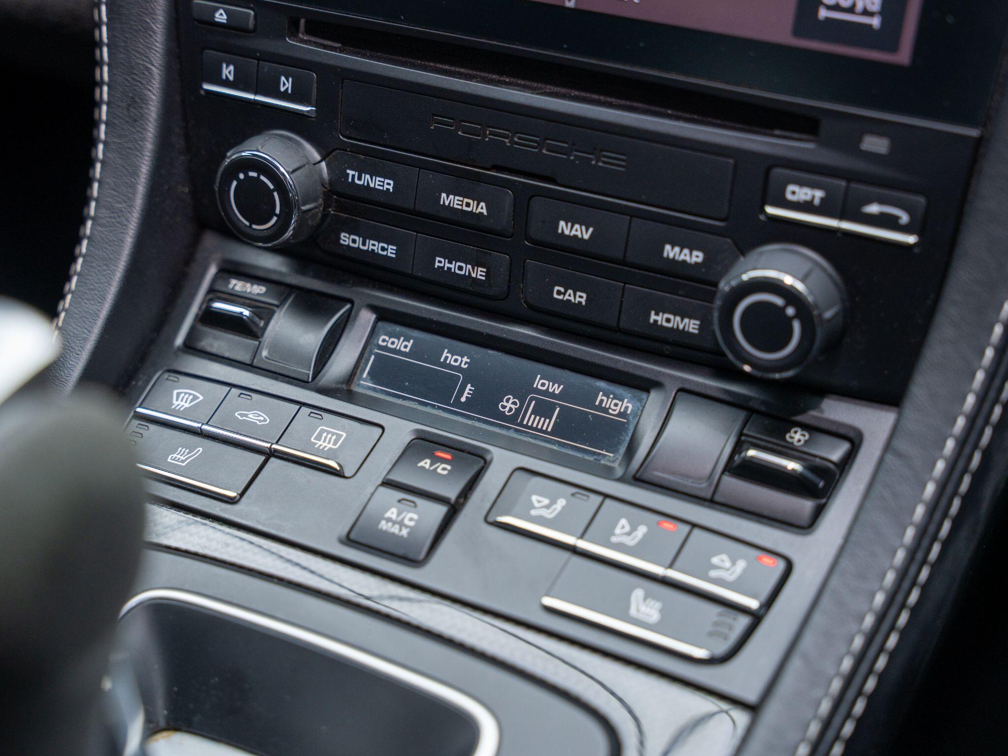 Porsche Cayman view 28