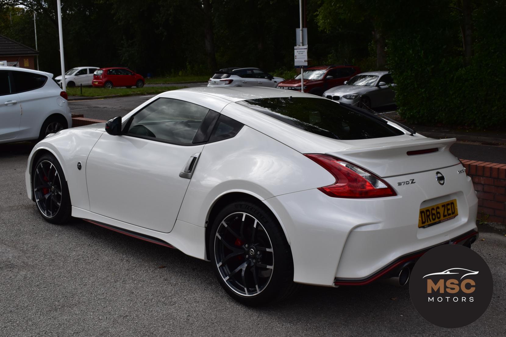 Nissan 370 Z view 11