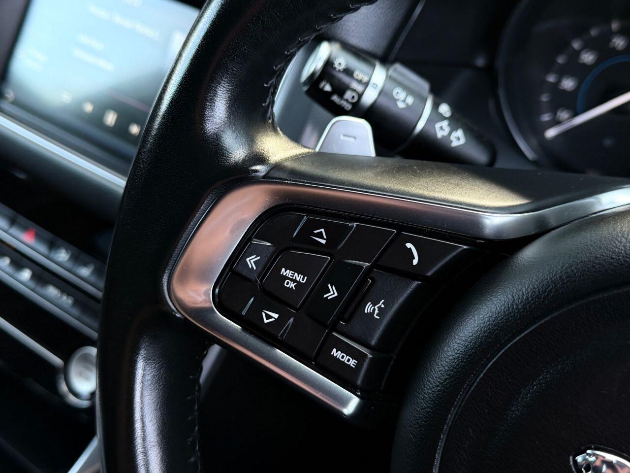 Jaguar XF view 28