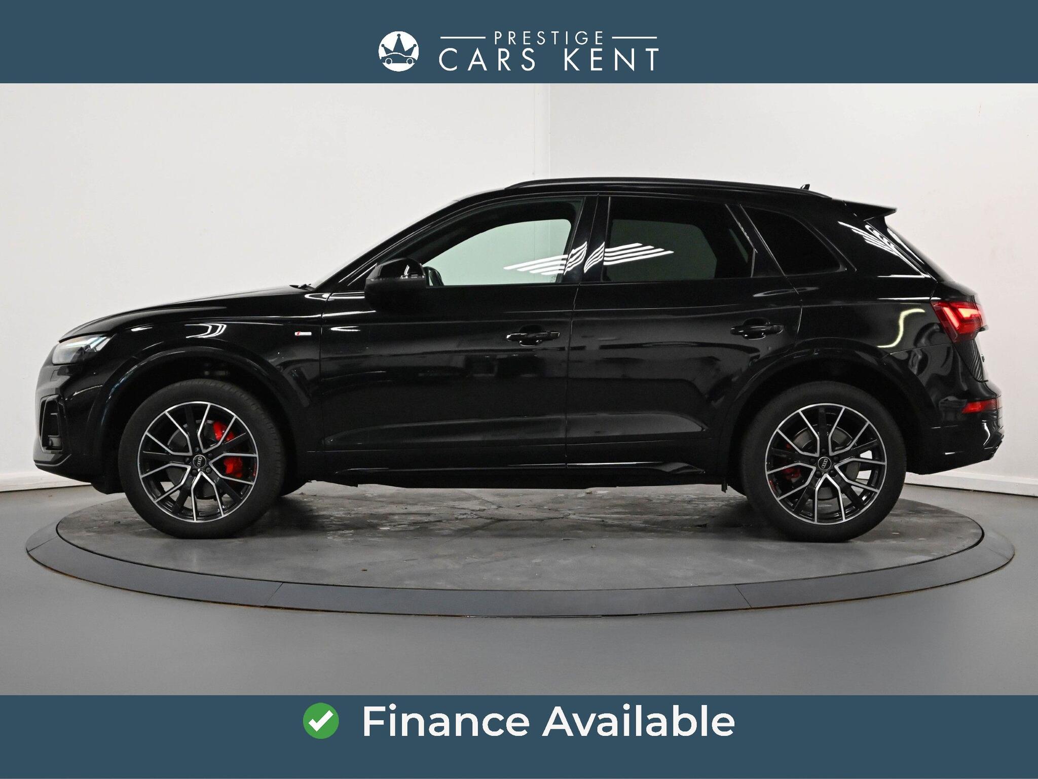 Audi Q5 view 4