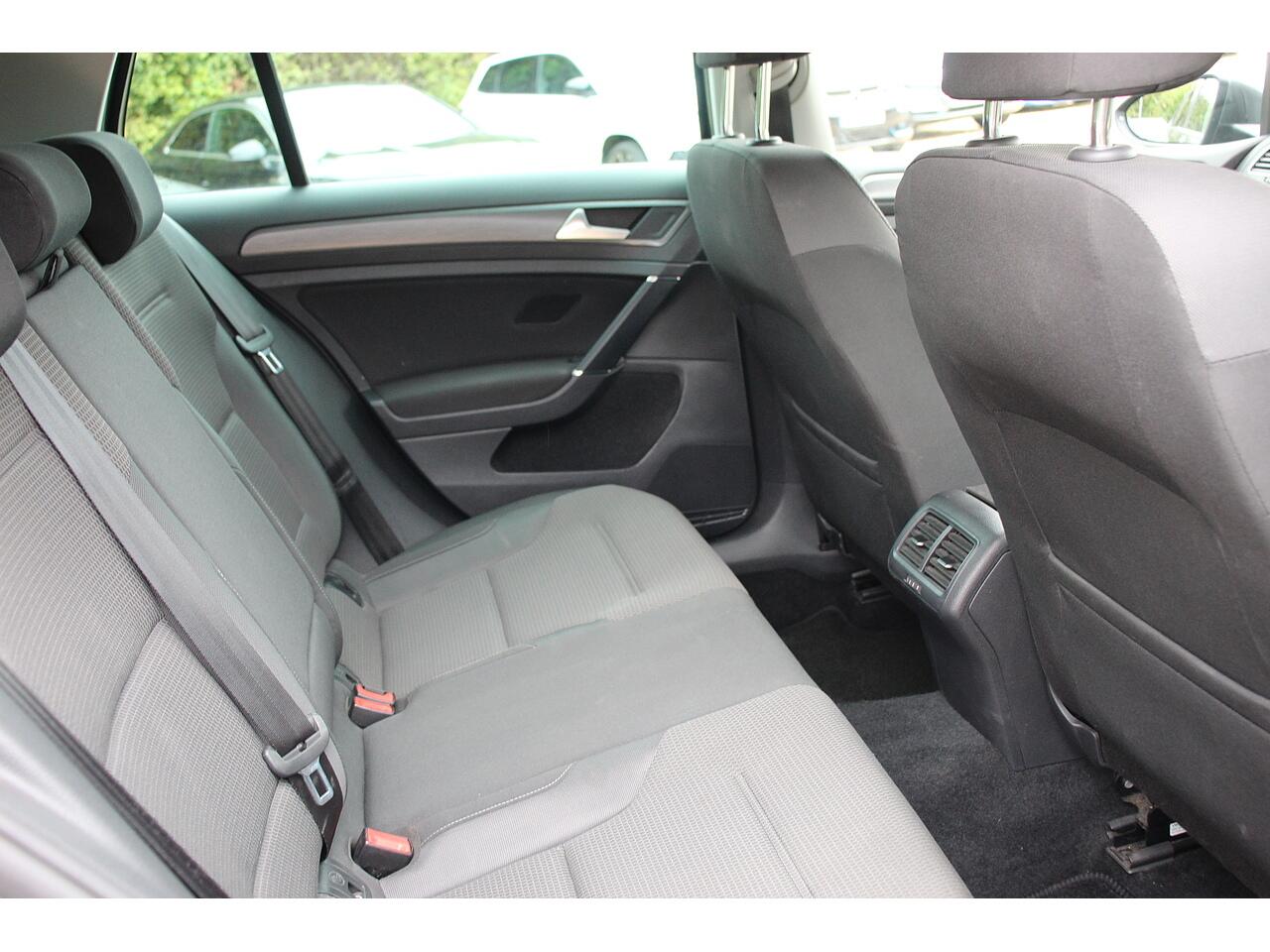 Volkswagen Golf view 18