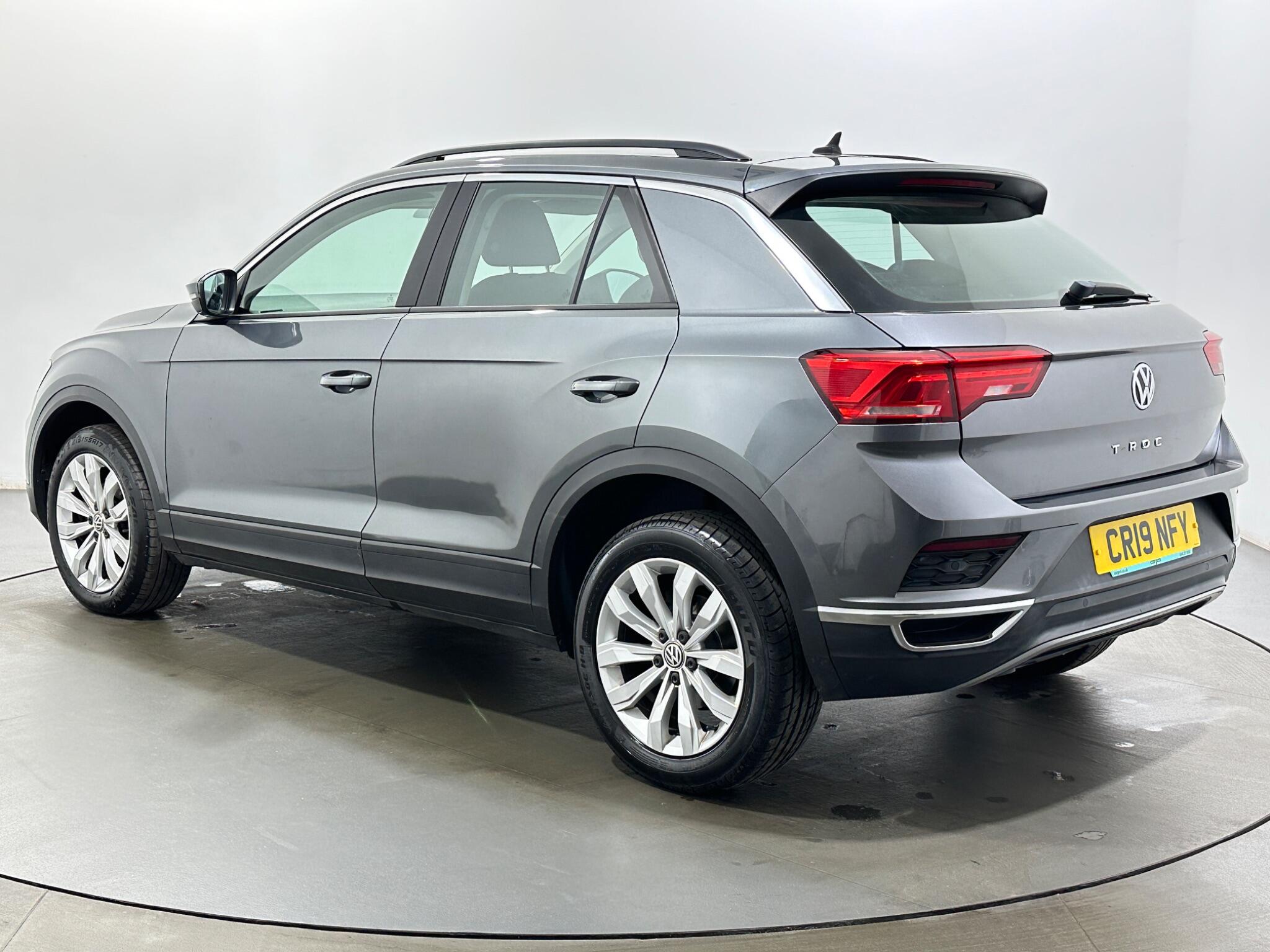 Volkswagen T-Roc view 6