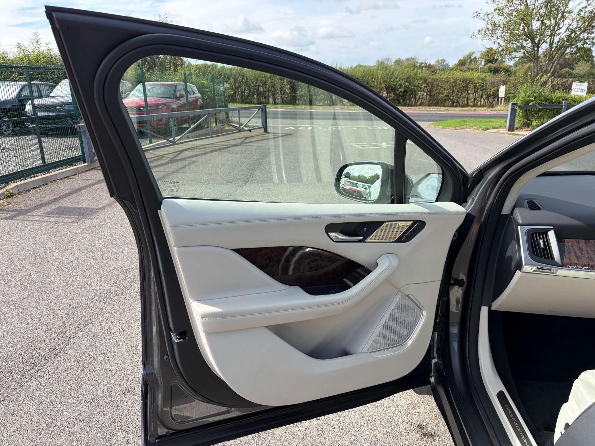 Jaguar I-Pace view 14