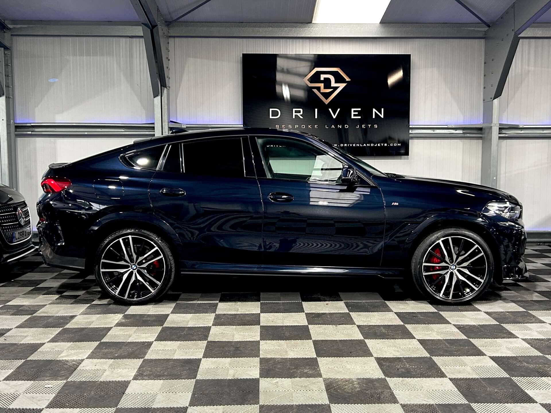 BMW X6 view 11