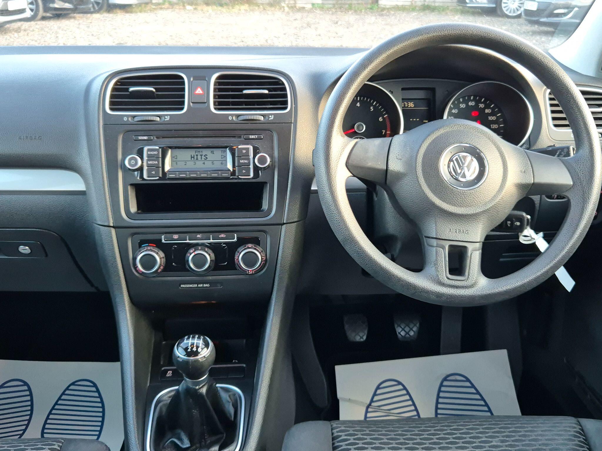 Volkswagen Golf view 13