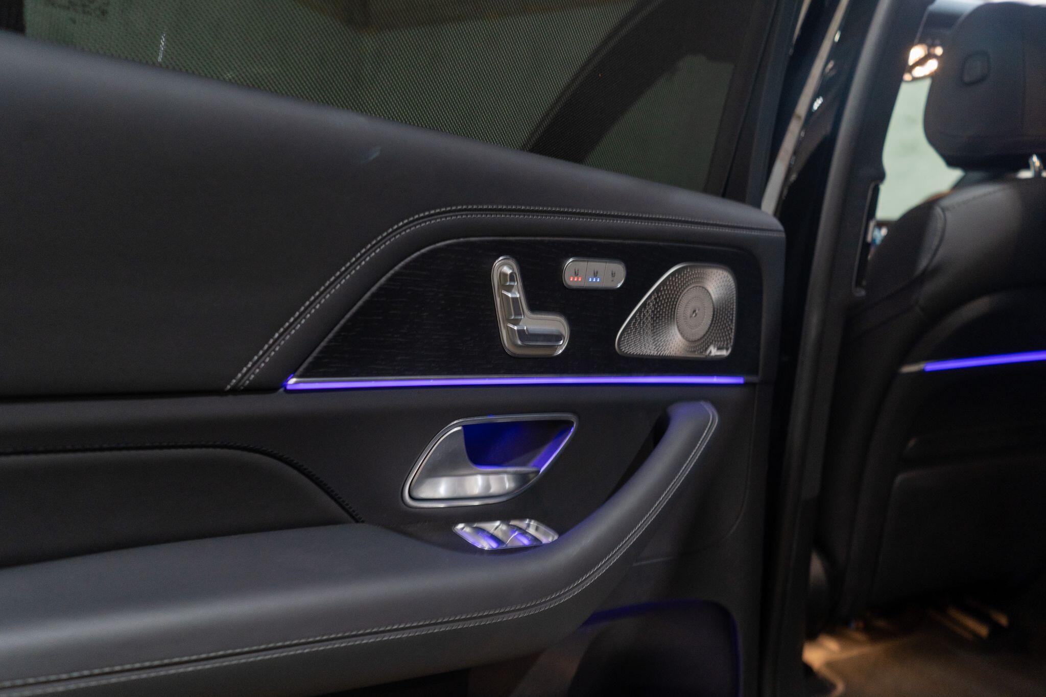 Mercedes-Benz GLS view 24