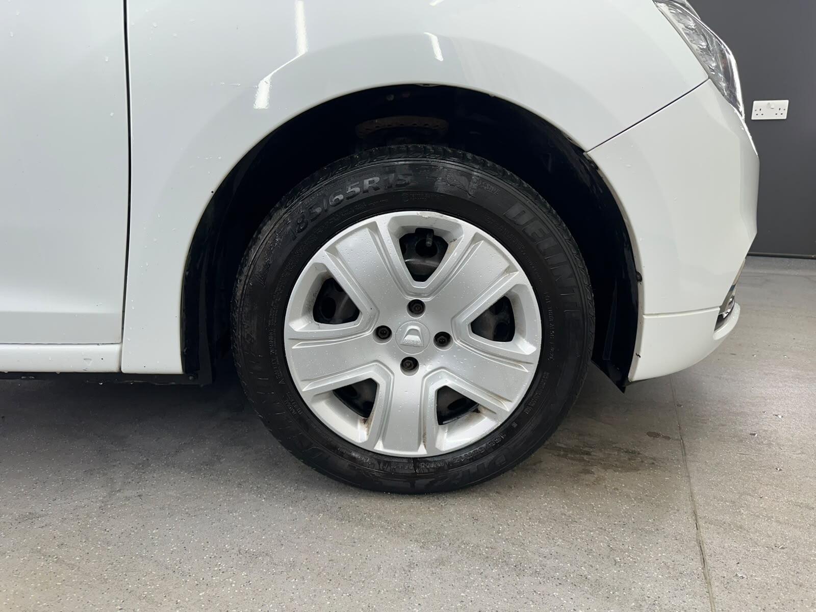 Dacia Sandero view 17