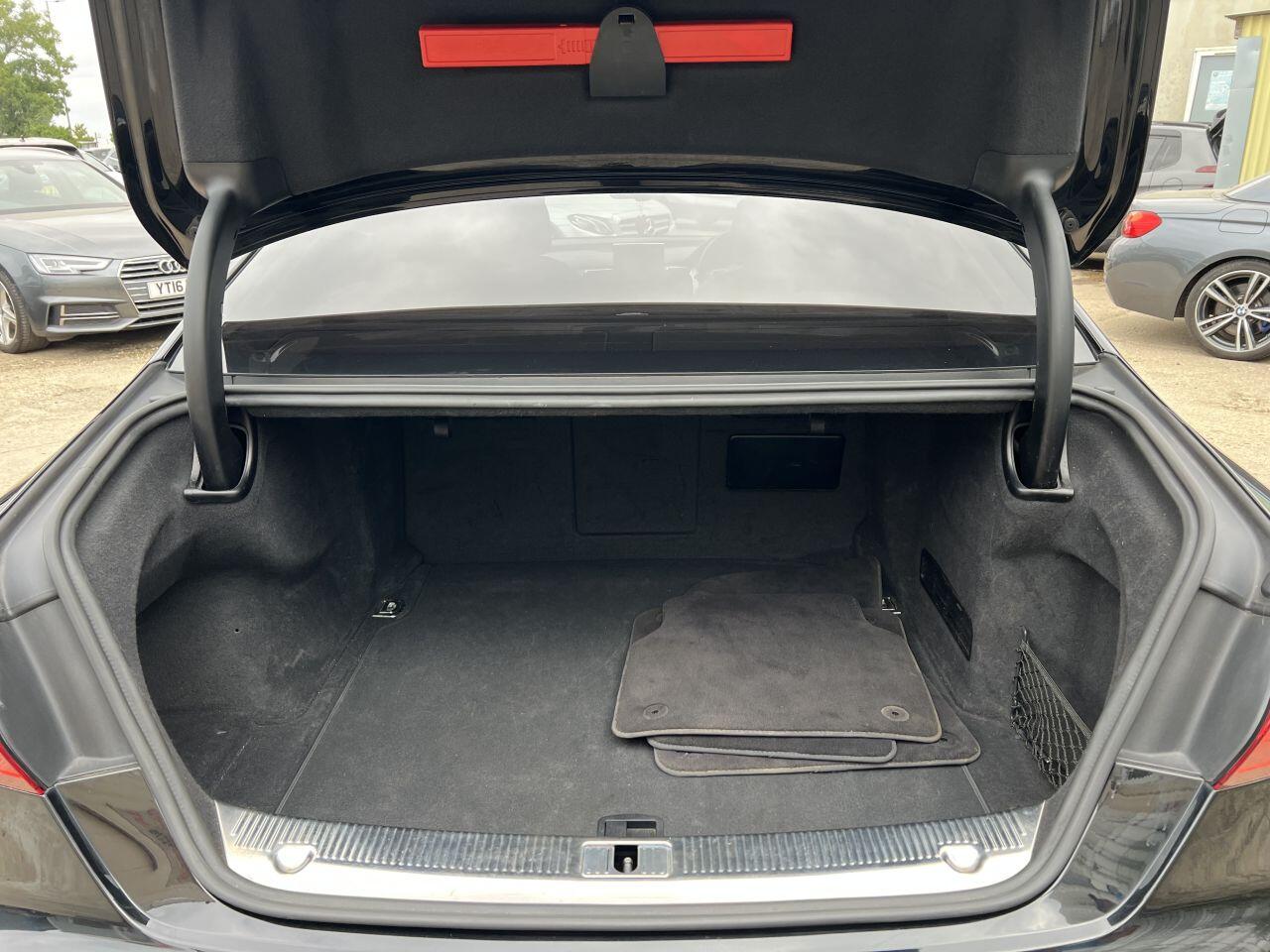 Audi A8 view 9