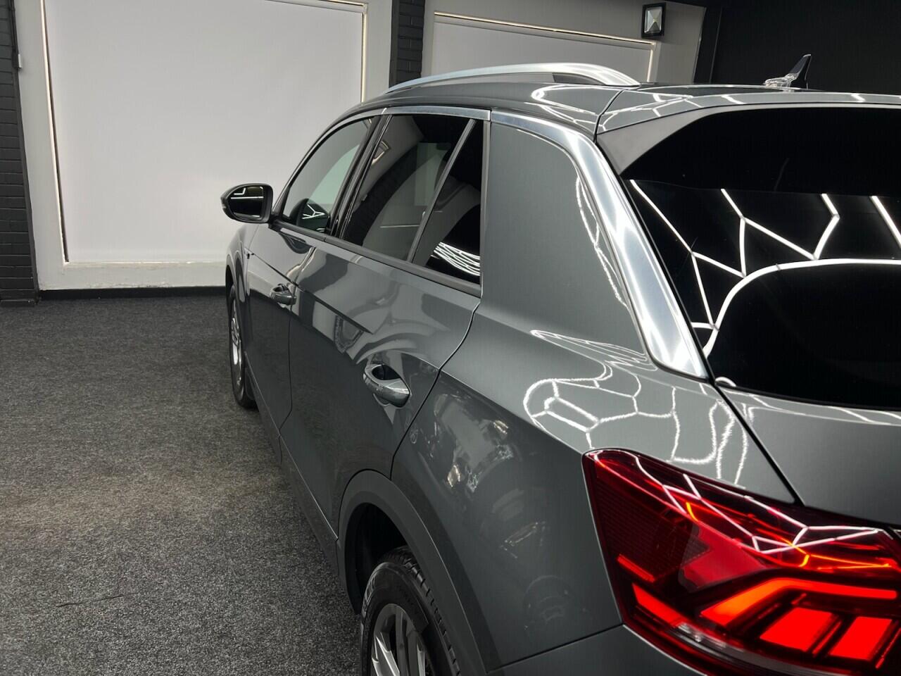 Volkswagen T-Roc view 6
