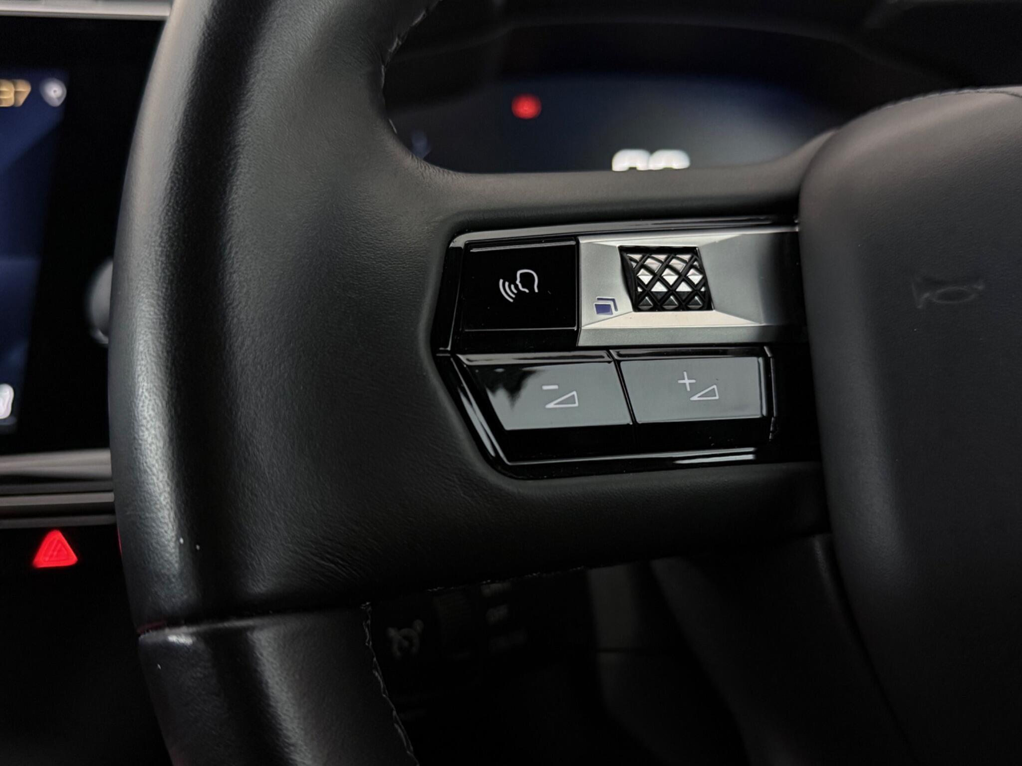 DS Automobiles DS 7 Crossback view 13