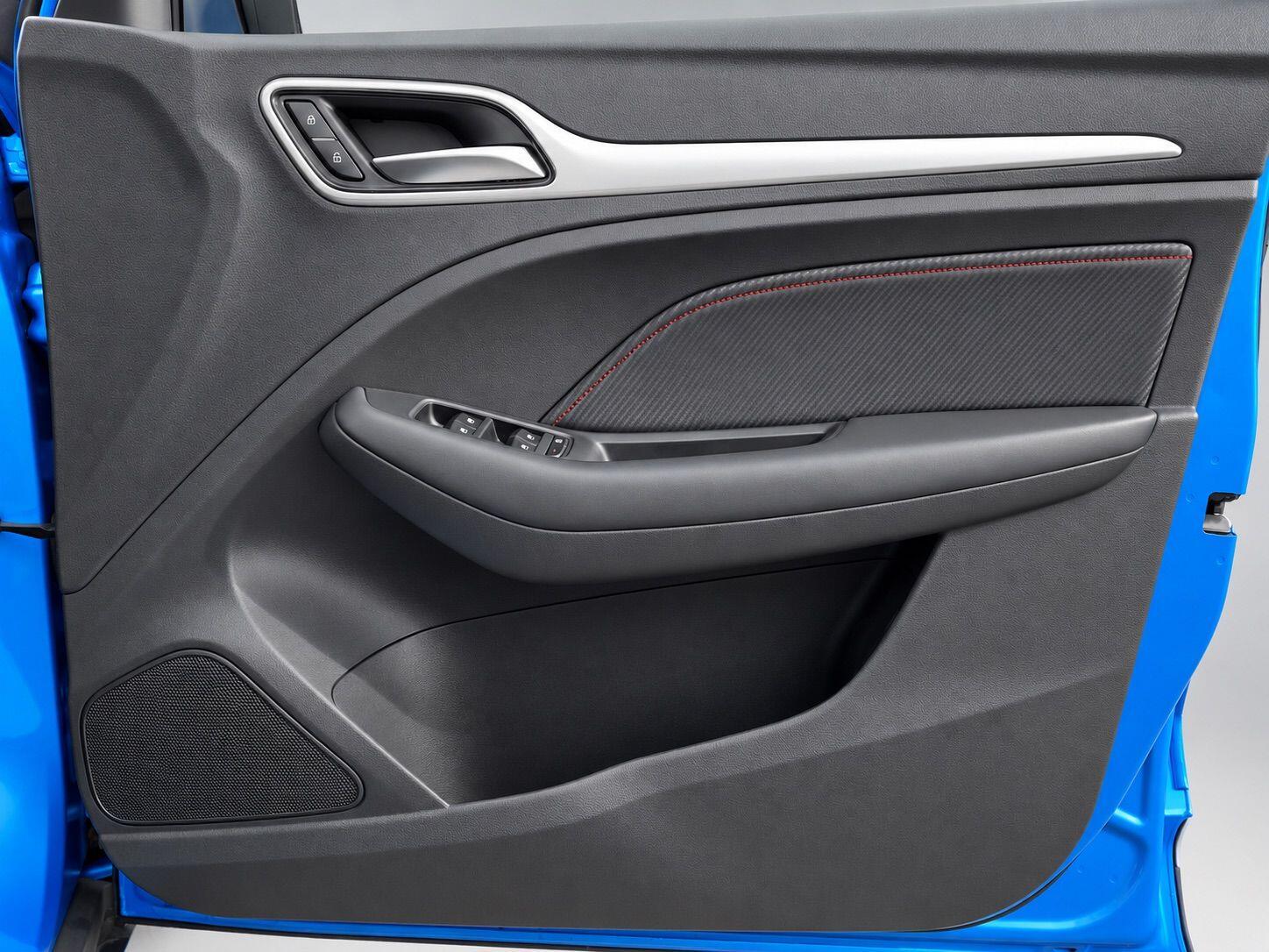 MG ZS view 16