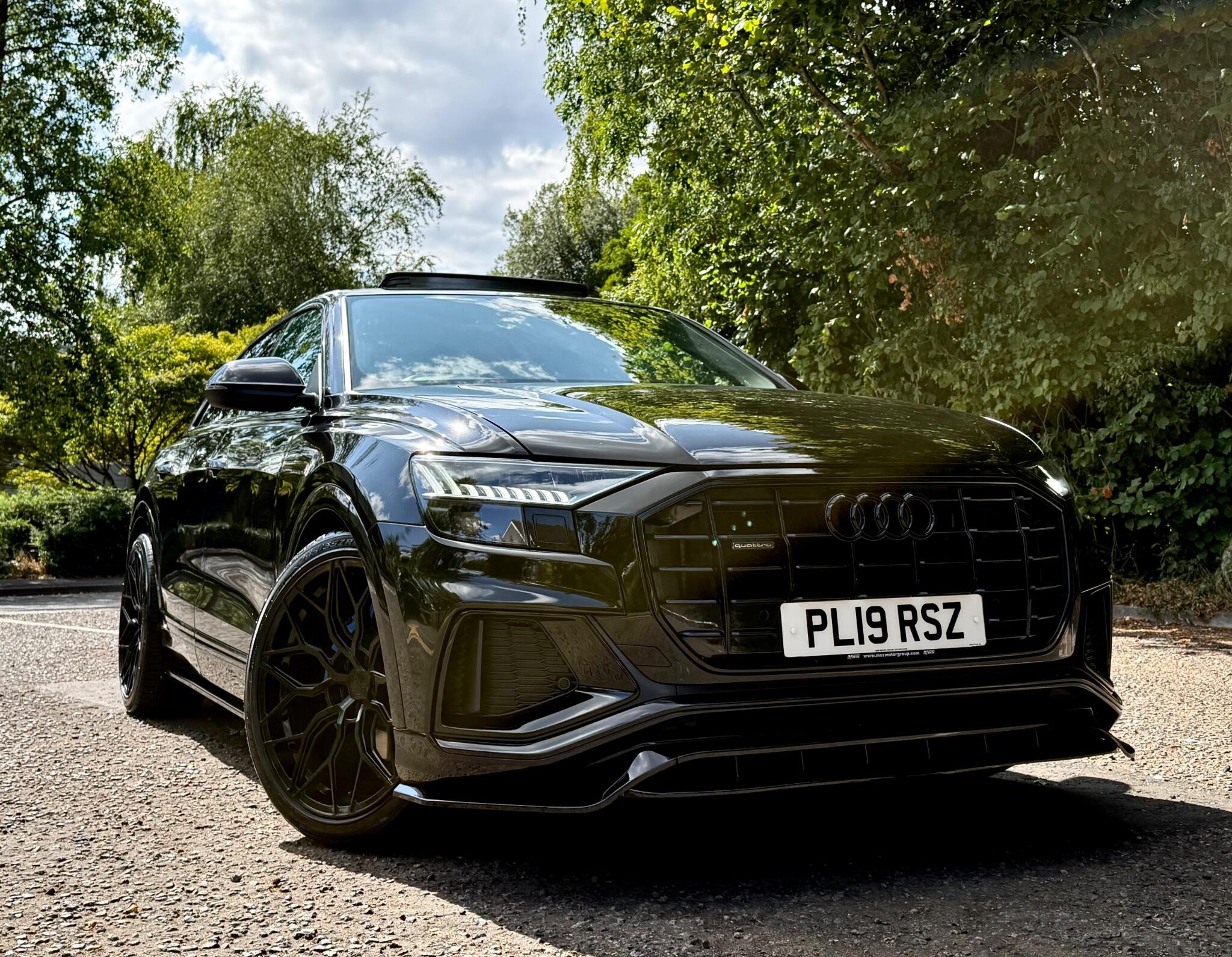 Audi Q8 view 25