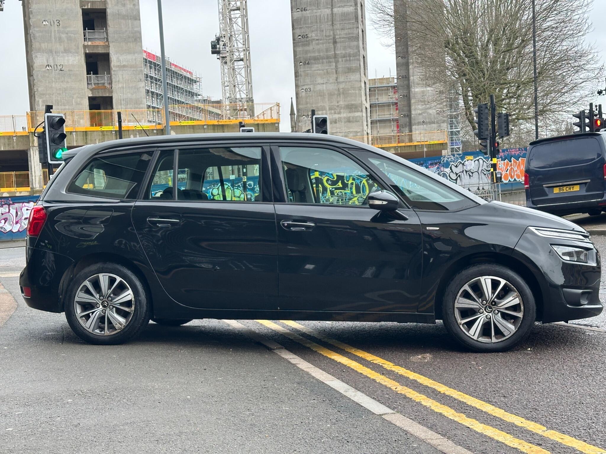 Citroen Grand C4 Picasso view 5
