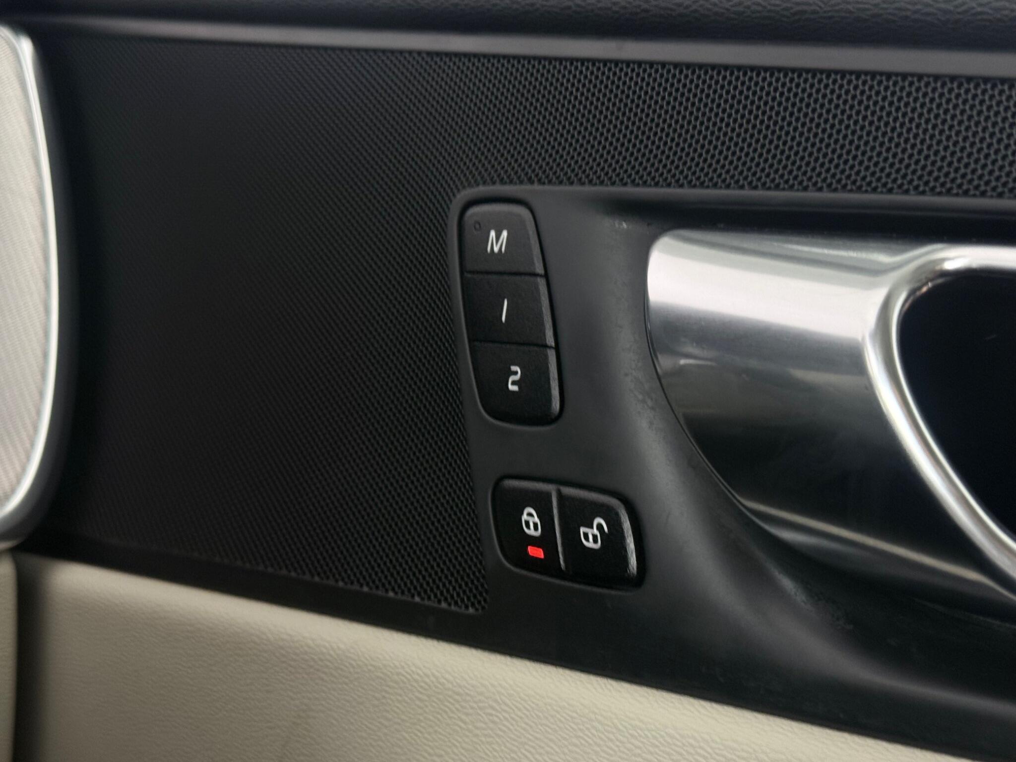 Volvo XC60 view 27