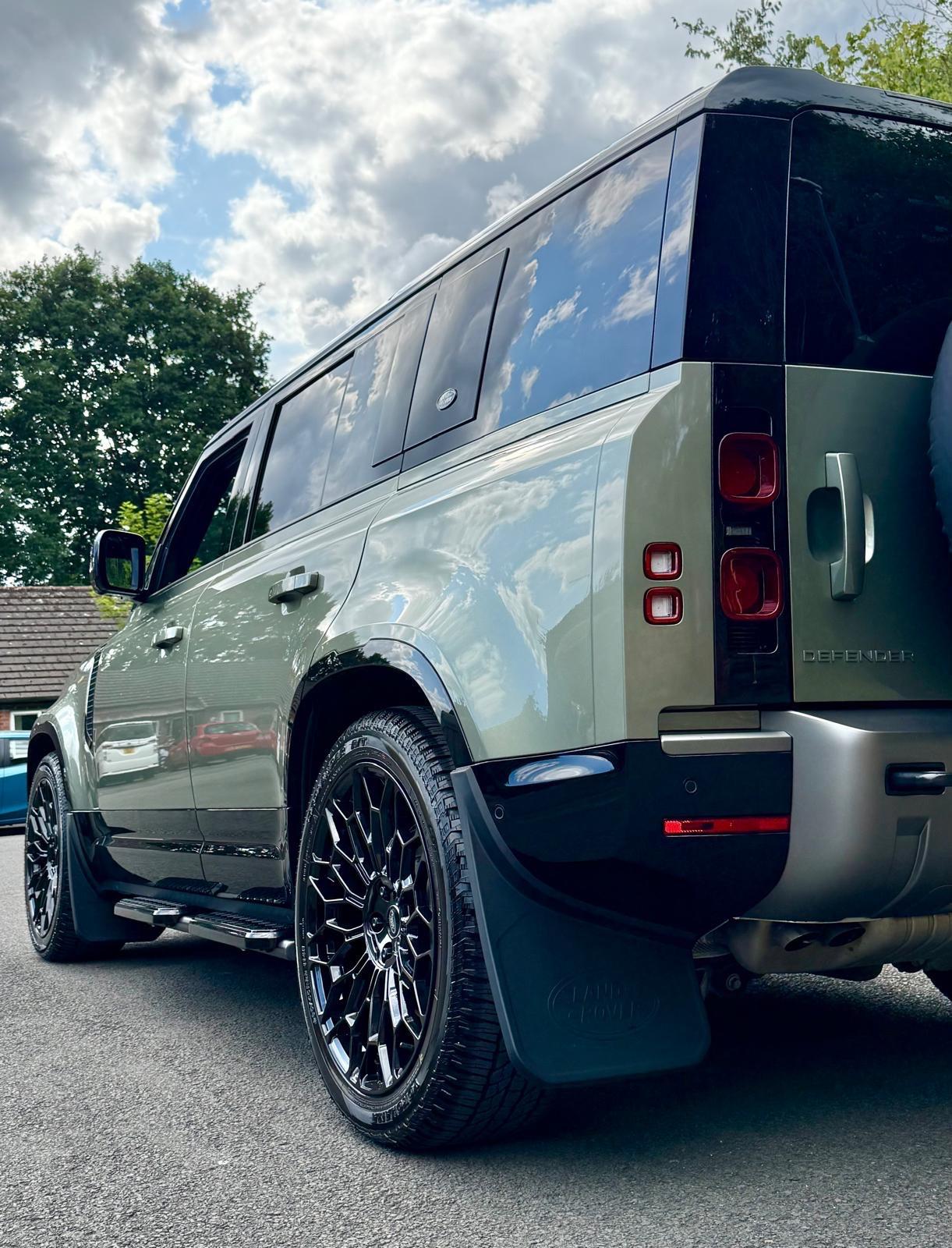 Land Rover Defender view 95