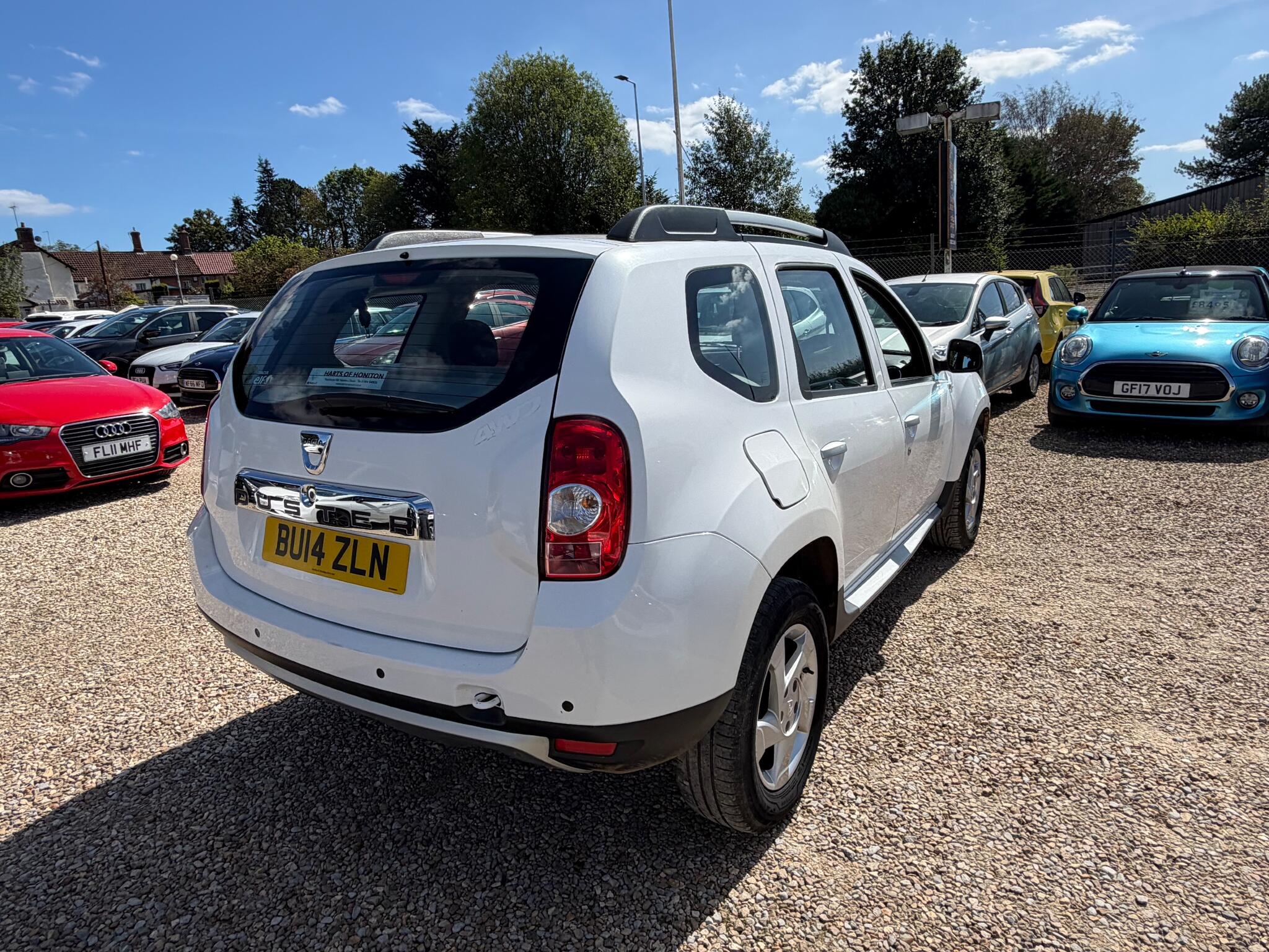 Dacia Duster view 9