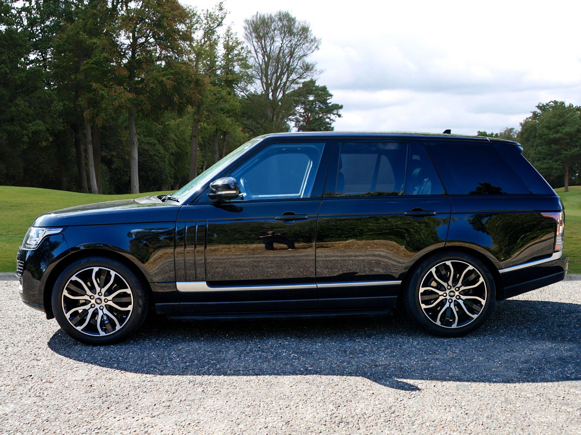 Land Rover Range Rover view 2