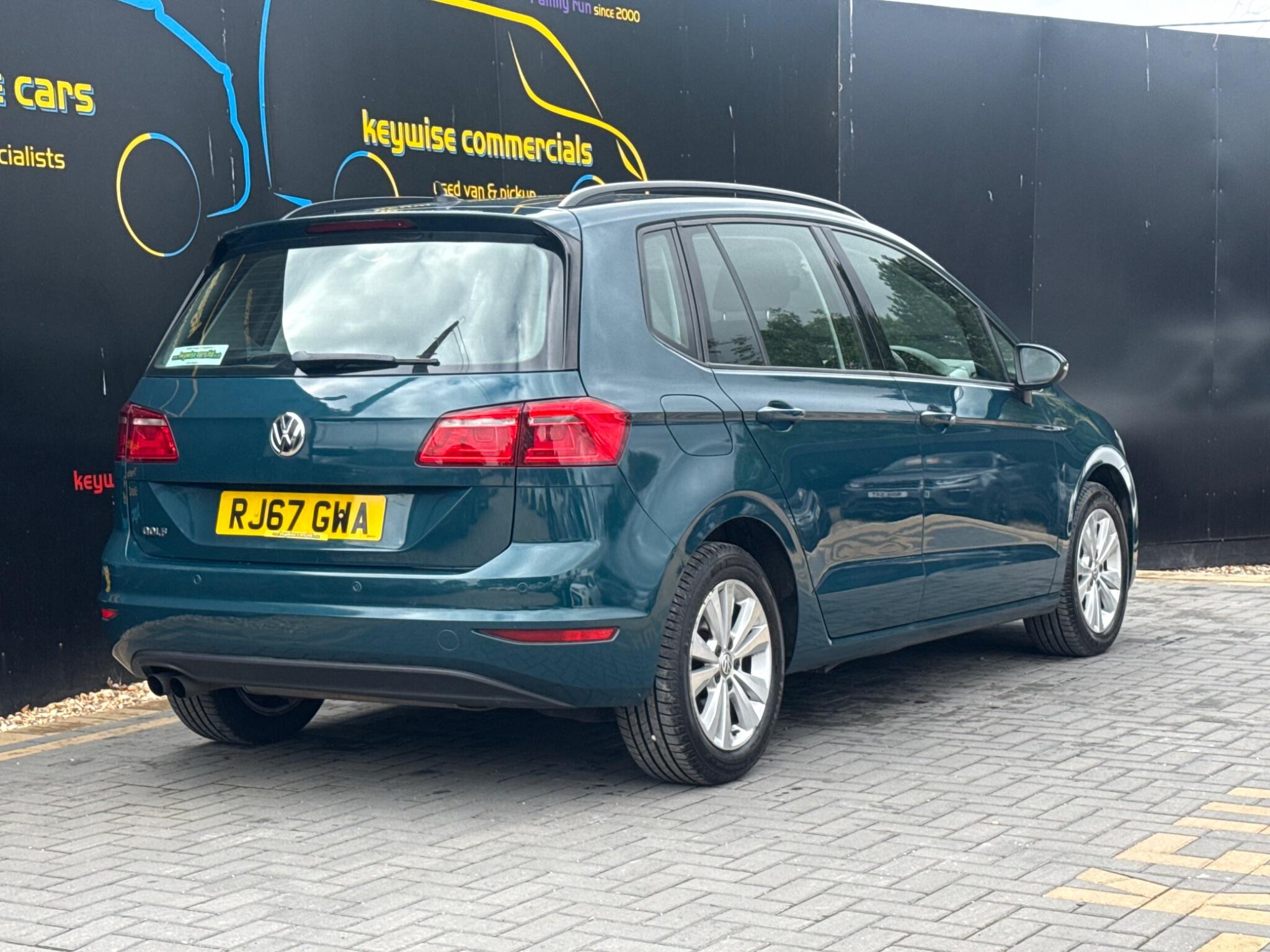 Volkswagen Golf Sportsvan view 5