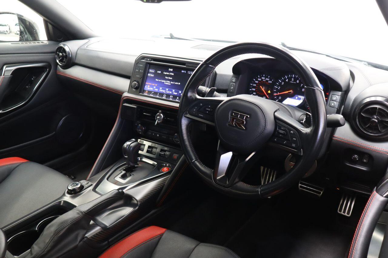 Nissan GT-R view 13