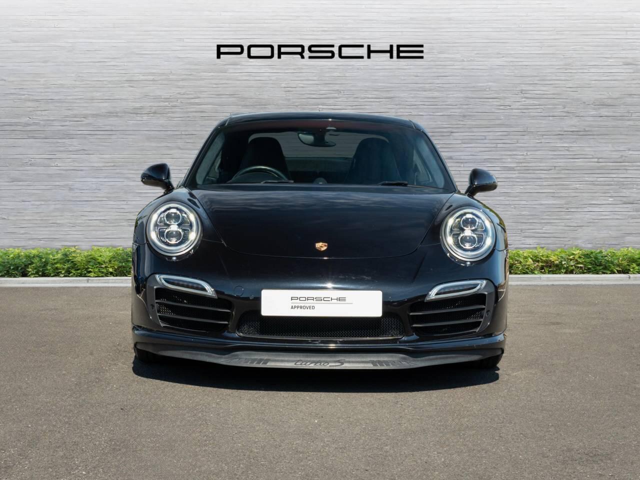 Porsche 911 view 6