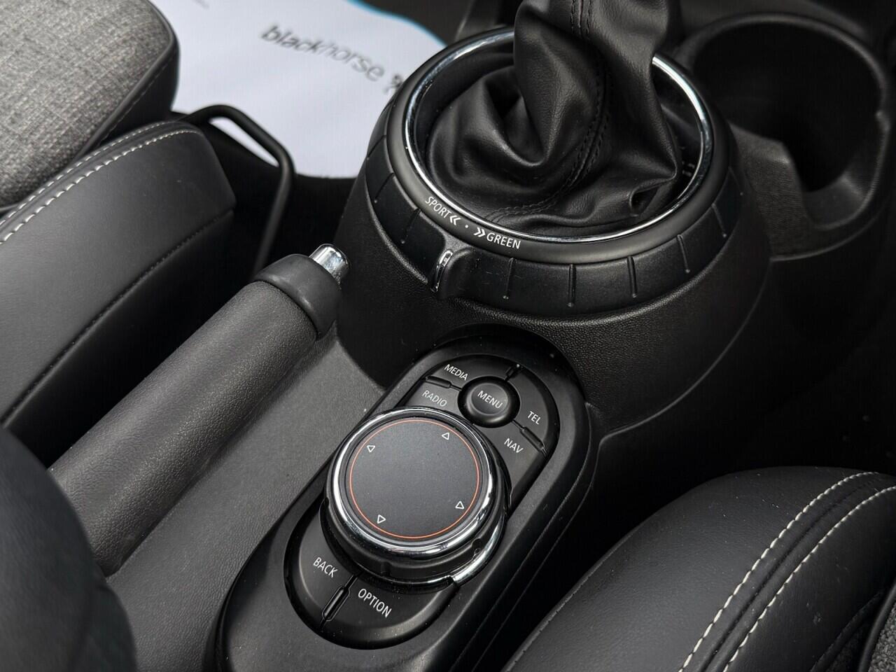 Mini Hatch view 21